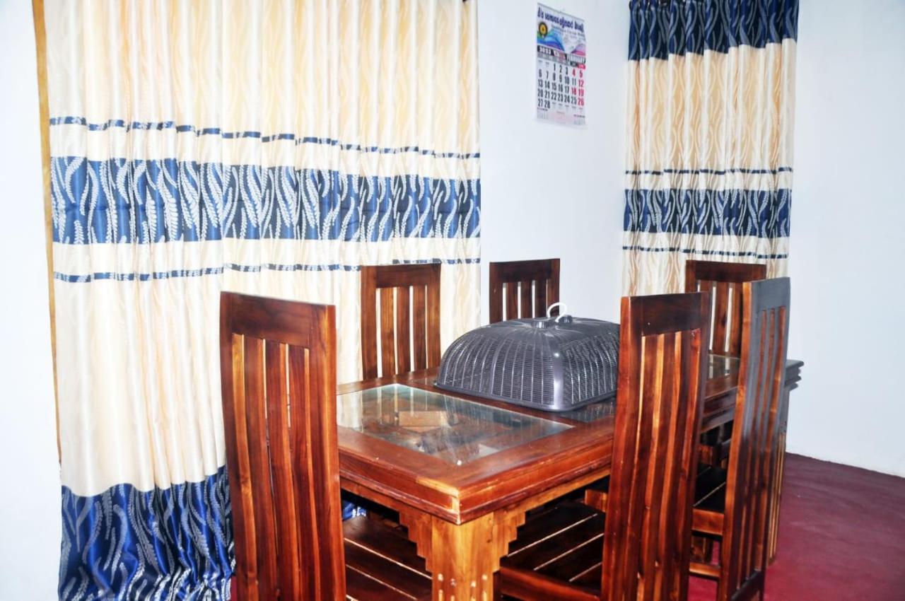 Impress Holiday Home Anuradhapura Esterno foto