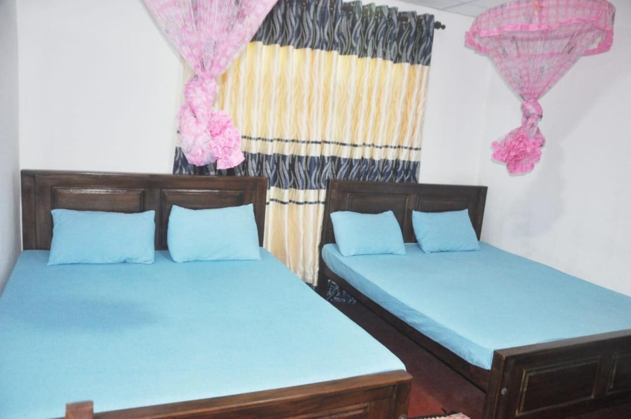 Impress Holiday Home Anuradhapura Esterno foto