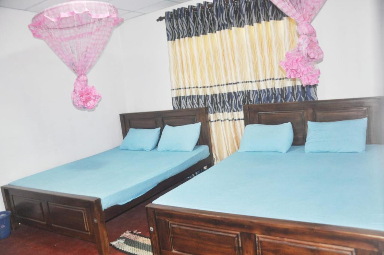 Impress Holiday Home Anuradhapura Esterno foto